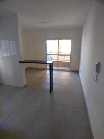 Alugar Apartamentos / Padrão em Ribeirão Preto R$ 1.000,00 - Foto 1