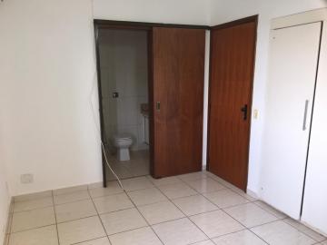 Alugar Apartamentos / Padrão em Ribeirão Preto R$ 1.800,00 - Foto 18