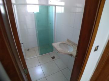 Alugar Apartamentos / Padrão em Ribeirão Preto R$ 1.000,00 - Foto 4