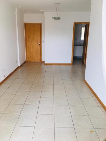 Alugar Apartamentos / Padrão em Ribeirão Preto R$ 1.800,00 - Foto 2