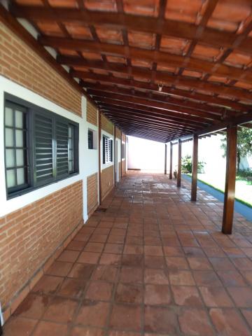 Alugar Casas / Padrão em Ribeirão Preto R$ 2.400,00 - Foto 2
