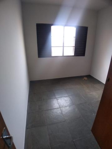 Alugar Apartamentos / Padrão em Ribeirão Preto R$ 1.300,00 - Foto 5