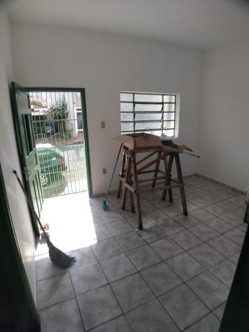 Casas / Padrão em Ribeirão Preto Alugar por R$970,00