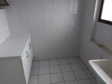 Alugar Apartamentos / Padrão em Ribeirão Preto R$ 1.300,00 - Foto 4