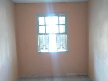 Alugar Casas / Padrão em Ribeirão Preto R$ 550,00 - Foto 5