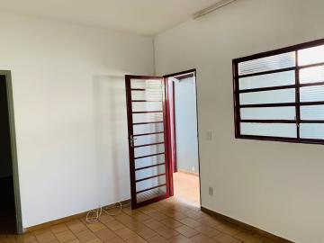 Alugar Casas / Padrão em Ribeirão Preto R$ 750,00 - Foto 5