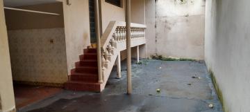 Alugar Casas / Padrão em Ribeirão Preto R$ 1.500,00 - Foto 3