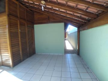 Alugar Casas / Padrão em Ribeirão Preto R$ 2.200,00 - Foto 1
