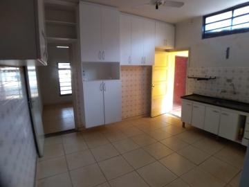 Alugar Casas / Padrão em Ribeirão Preto R$ 1.200,00 - Foto 4