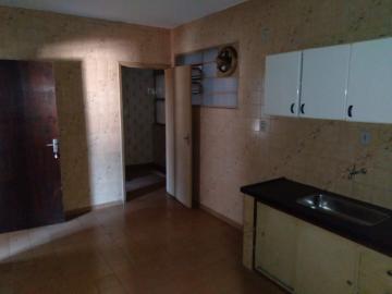 Alugar Apartamentos / Padrão em Ribeirão Preto R$ 800,00 - Foto 2