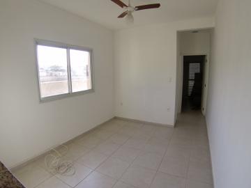 Alugar Apartamentos / Padrão em Ribeirão Preto R$ 800,00 - Foto 1