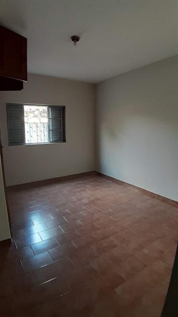 Alugar Casas / Padrão em Ribeirão Preto R$ 1.100,00 - Foto 4