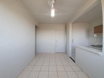 Alugar Apartamentos / Padrão em Ribeirão Preto R$ 800,00 - Foto 2