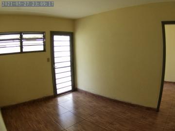 Alugar Casas / Padrão em Ribeirão Preto R$ 700,00 - Foto 9