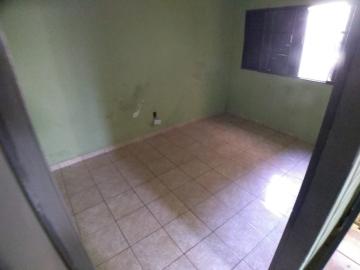 Alugar Casas / Padrão em Ribeirão Preto R$ 650,00 - Foto 5