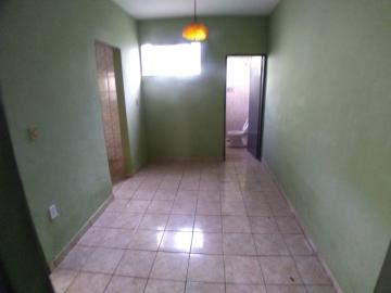 Alugar Casas / Padrão em Ribeirão Preto R$ 650,00 - Foto 2