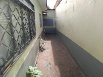 Alugar Casas / Padrão em Ribeirão Preto R$ 650,00 - Foto 8