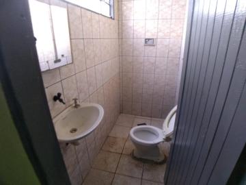 Alugar Casas / Padrão em Ribeirão Preto R$ 650,00 - Foto 3