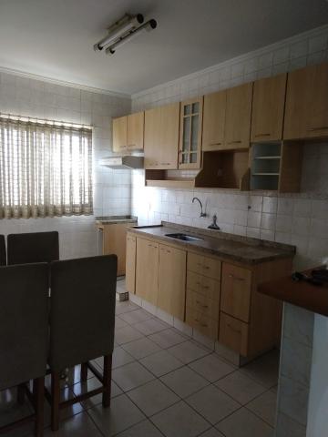 Alugar Apartamentos / Padrão em Ribeirão Preto R$ 1.000,00 - Foto 1