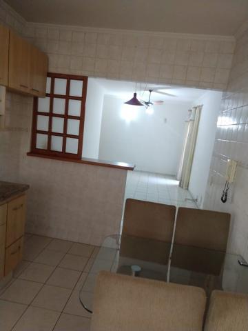 Alugar Apartamentos / Padrão em Ribeirão Preto R$ 1.000,00 - Foto 3