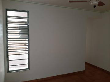 Alugar Apartamentos / Padrão em Ribeirão Preto R$ 800,00 - Foto 2