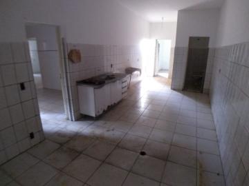 Alugar Casas / Padrão em Ribeirão Preto R$ 1.300,00 - Foto 5