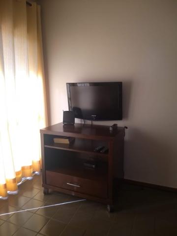 Alugar Apartamentos / Padrão em Ribeirão Preto R$ 1.200,00 - Foto 3