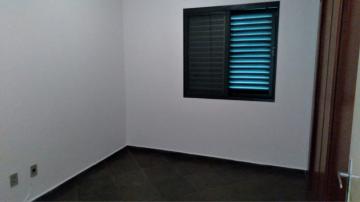 Alugar Apartamentos / Padrão em Ribeirão Preto R$ 900,00 - Foto 3