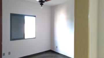 Alugar Apartamentos / Padrão em Ribeirão Preto R$ 900,00 - Foto 4