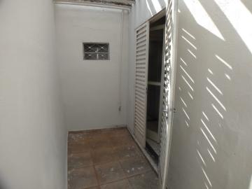 Alugar Casas / Padrão em Ribeirão Preto R$ 975,00 - Foto 9