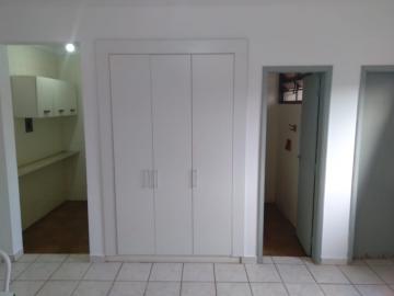 Alugar Apartamentos / Studio/Kitnet em Ribeirão Preto R$ 550,00 - Foto 3