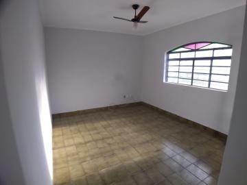 Alugar Casas / Padrão em Ribeirão Preto R$ 1.100,00 - Foto 2