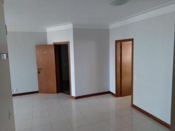 Apartamentos / Padrão em Ribeirão Preto 