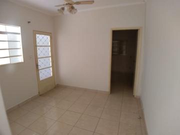 Alugar Casas / Padrão em Ribeirão Preto R$ 1.800,00 - Foto 3