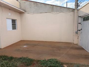 Alugar Casas / Padrão em Ribeirão Preto R$ 950,00 - Foto 1