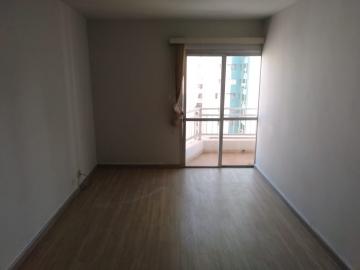 Alugar Apartamentos / Padrão em Ribeirão Preto R$ 600,00 - Foto 1