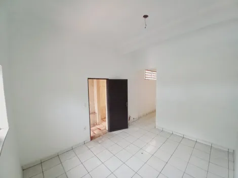 Alugar Casas / Padrão em Ribeirão Preto R$ 1.800,00 - Foto 2