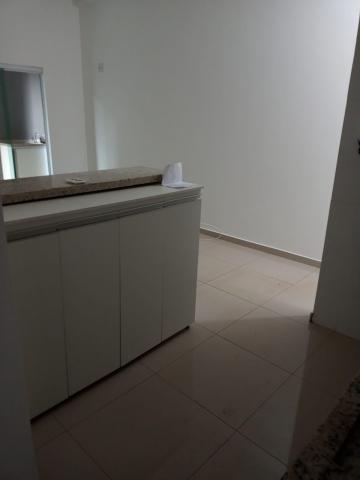 Alugar Apartamentos / Padrão em Ribeirão Preto R$ 1.400,00 - Foto 4