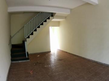 Alugar Casas / Padrão em Ribeirão Preto R$ 1.300,00 - Foto 1