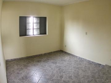 Alugar Casas / Padrão em Ribeirão Preto R$ 1.300,00 - Foto 15