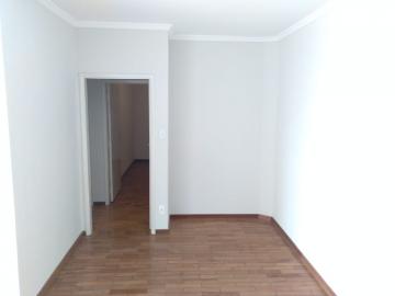 Alugar Apartamentos / Padrão em Ribeirão Preto R$ 900,00 - Foto 2