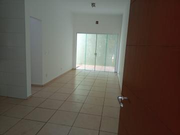 Alugar Apartamentos / Padrão em Ribeirão Preto R$ 1.200,00 - Foto 1