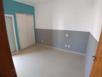 Alugar Apartamentos / Padrão em Ribeirão Preto R$ 1.000,00 - Foto 4