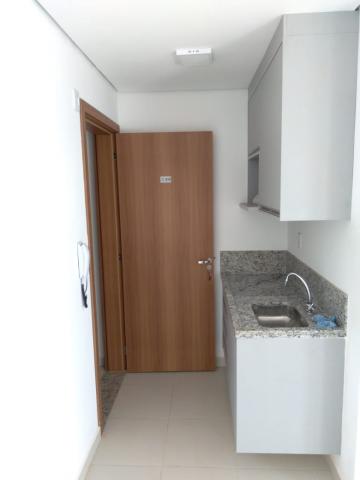 Alugar Apartamentos / Padrão em Ribeirão Preto R$ 1.200,00 - Foto 3