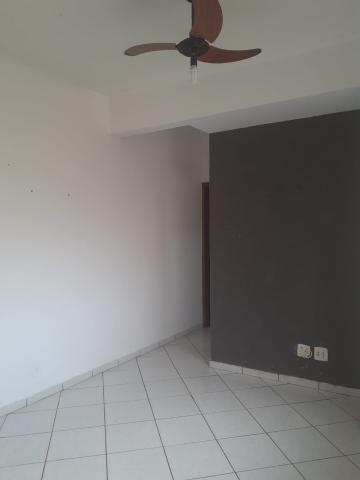 Alugar Apartamentos / Padrão em Ribeirão Preto R$ 850,00 - Foto 4