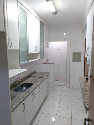 Alugar Apartamentos / Padrão em Ribeirão Preto R$ 1.400,00 - Foto 4