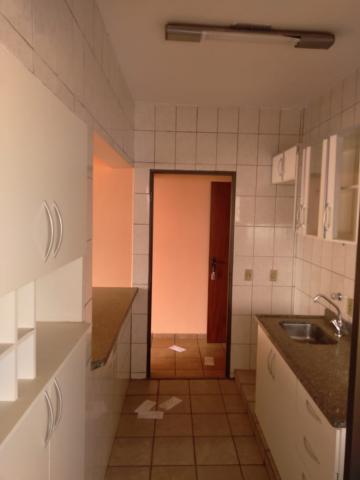 Alugar Apartamentos / Padrão em Ribeirão Preto R$ 550,00 - Foto 4