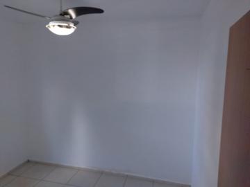 Alugar Apartamentos / Padrão em Ribeirão Preto R$ 725,00 - Foto 4