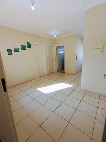 Alugar Apartamentos / Padrão em Ribeirão Preto R$ 800,00 - Foto 2