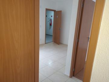 Alugar Apartamentos / Padrão em Ribeirão Preto R$ 800,00 - Foto 2